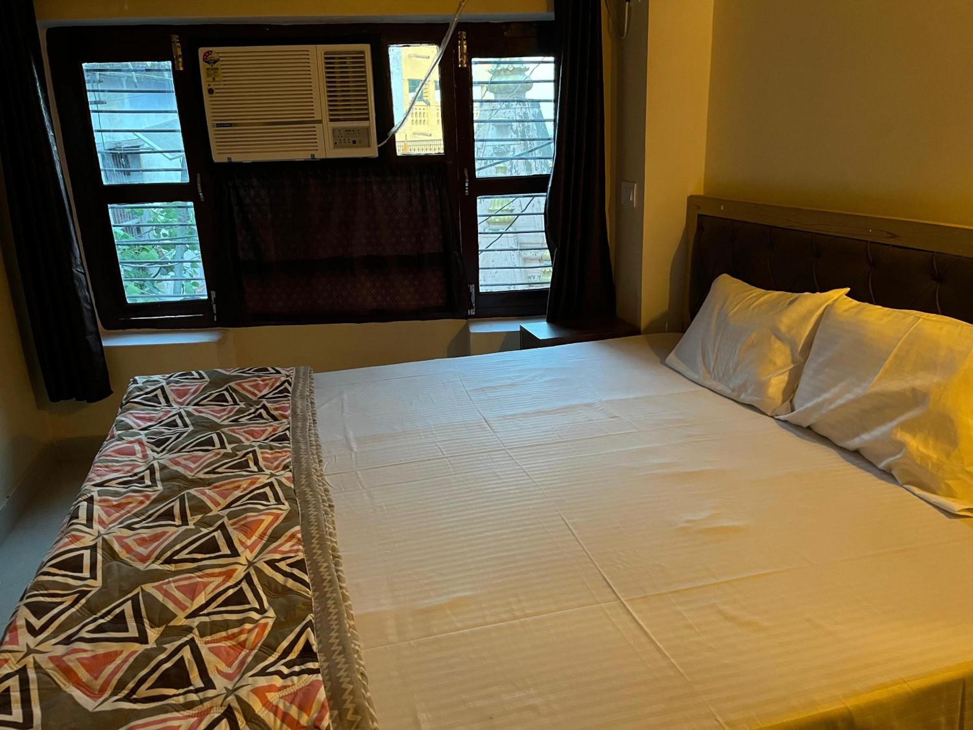 Guest house In Someshwar *